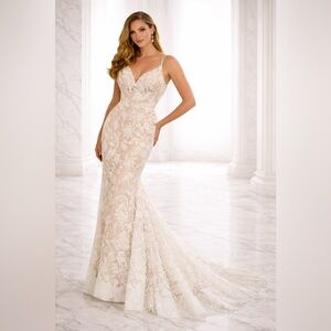Ellie Wilde Ivory Lace Mermaid Bridal Gown Open Back Wedding Dress Size 4